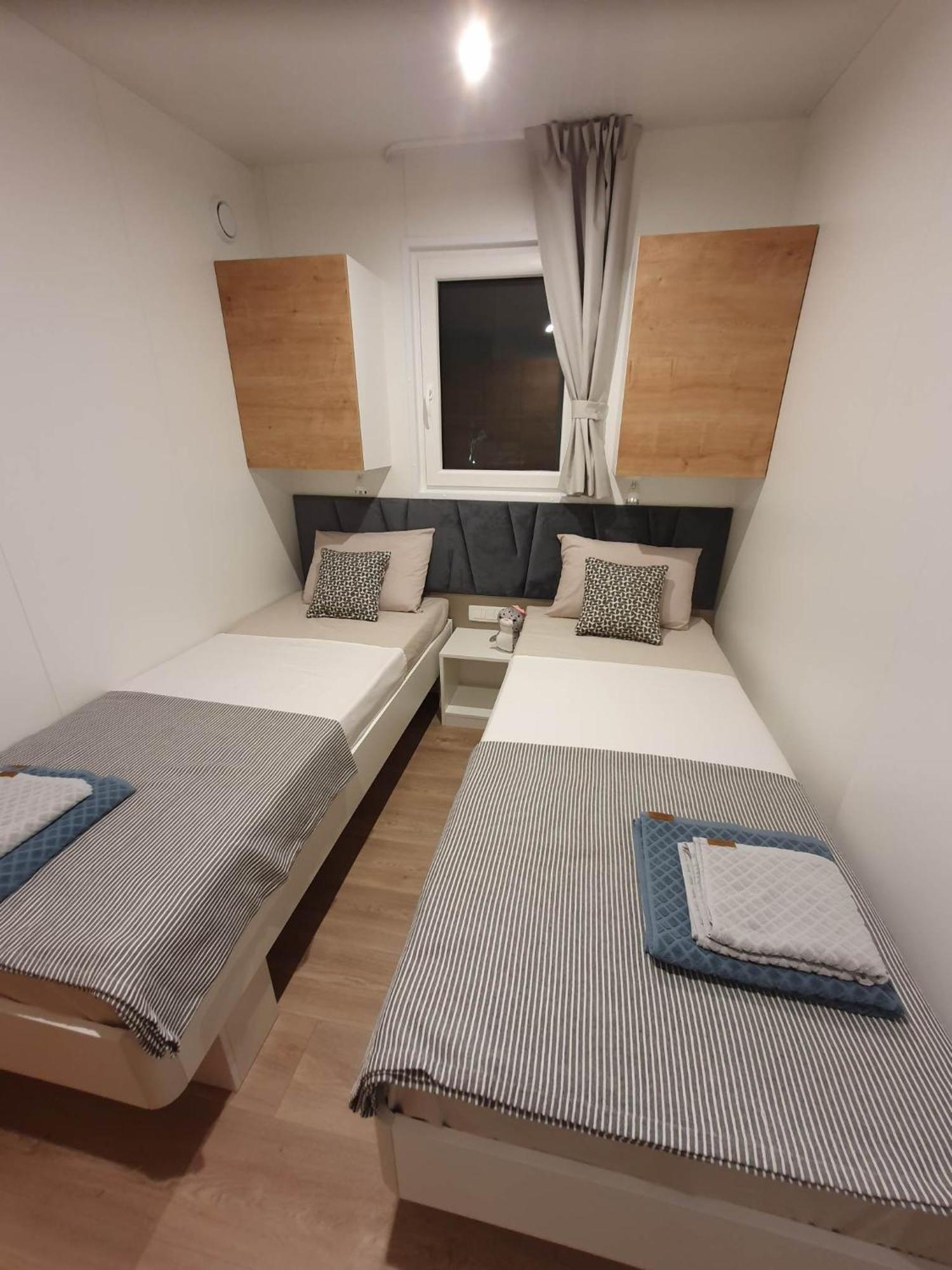 Mobile Homes Karlo & Dino Pula Room photo