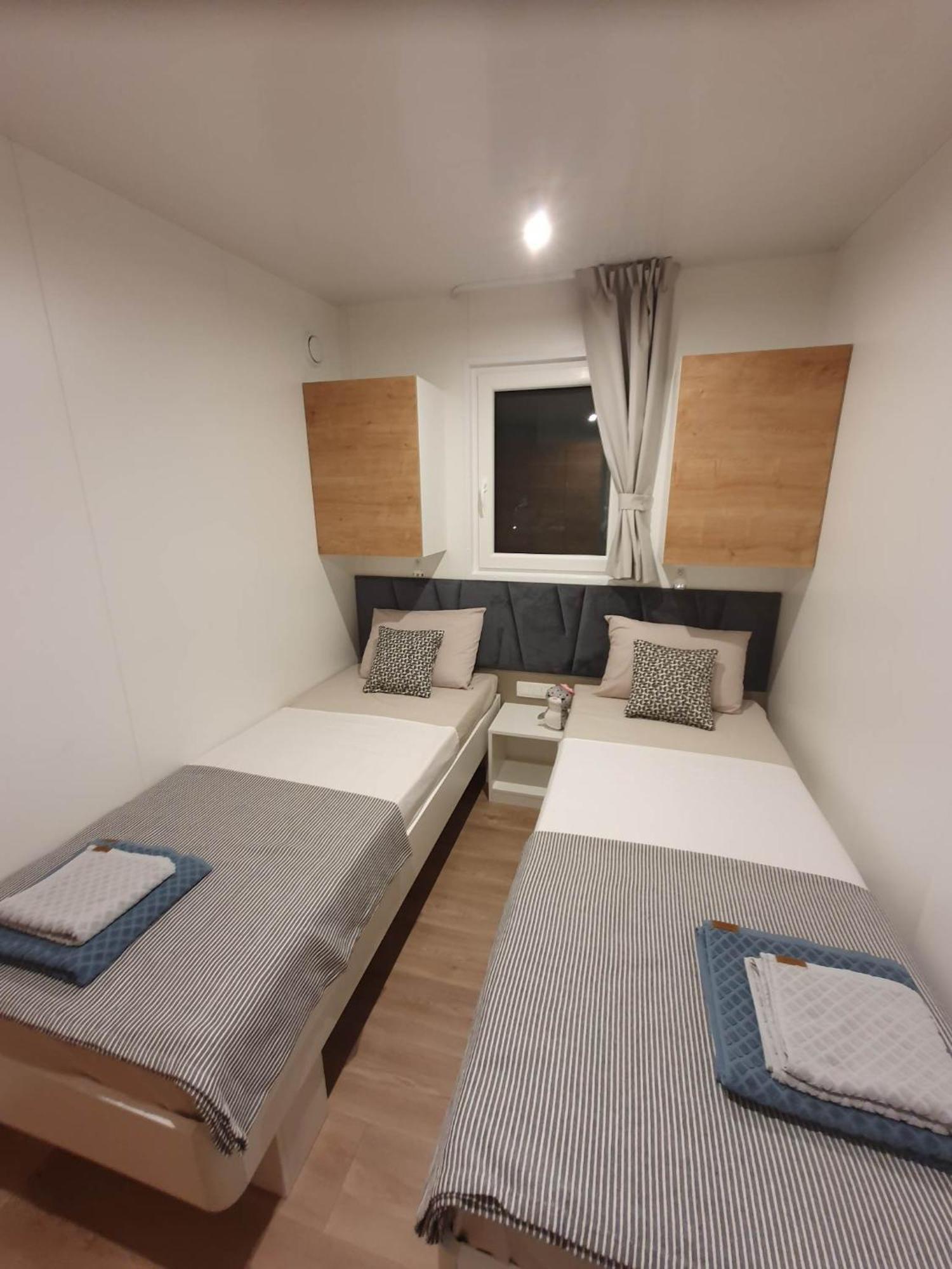 Mobile Homes Karlo & Dino Pula Room photo